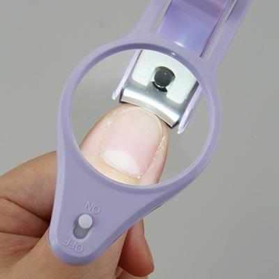 EB26 LED Light magnifying glass nail cutter